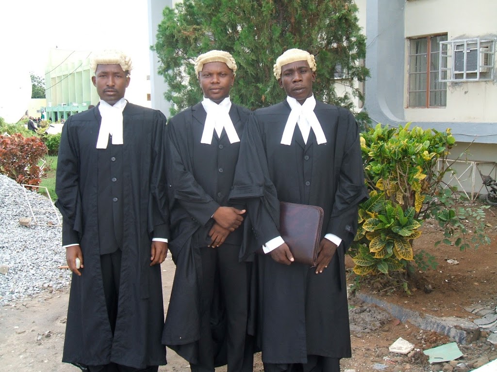 Why Nigerian lawyers should jettison wigs and gowns