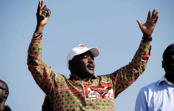 Burundi security agents attack journalist covering murder of top general