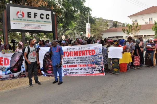 Protesters storm EFCC, demand Fayose’s prosecution over $2.1bn arms scandal